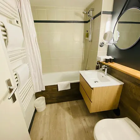 Hotel Kyriad 4*