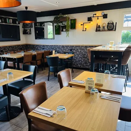 Отель Kyriad Лизьё