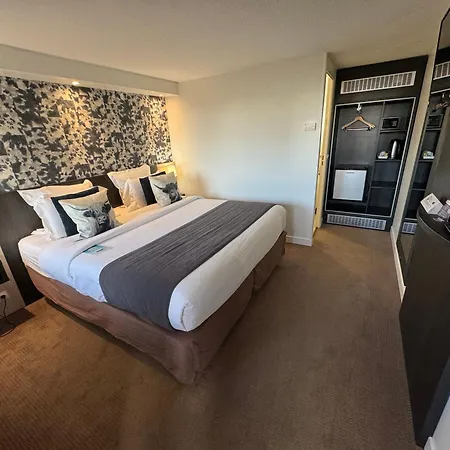 Kyriad Отель Лизьё