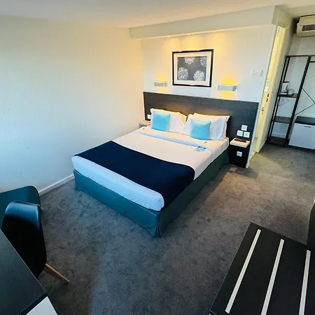 Hotel Kyriad 4*