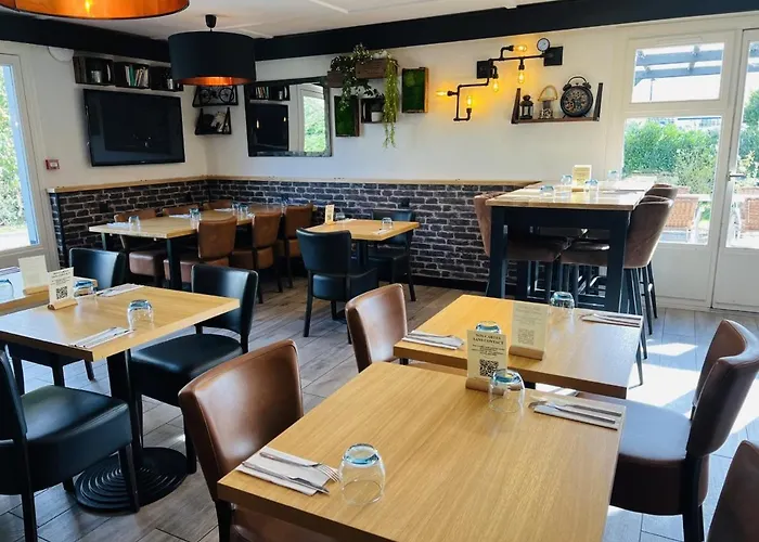 Отель Kyriad Лизьё