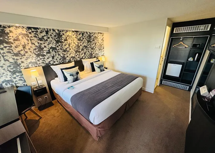 Kyriad Отель Лизьё